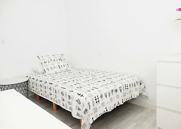 Campanar Flat شقة *